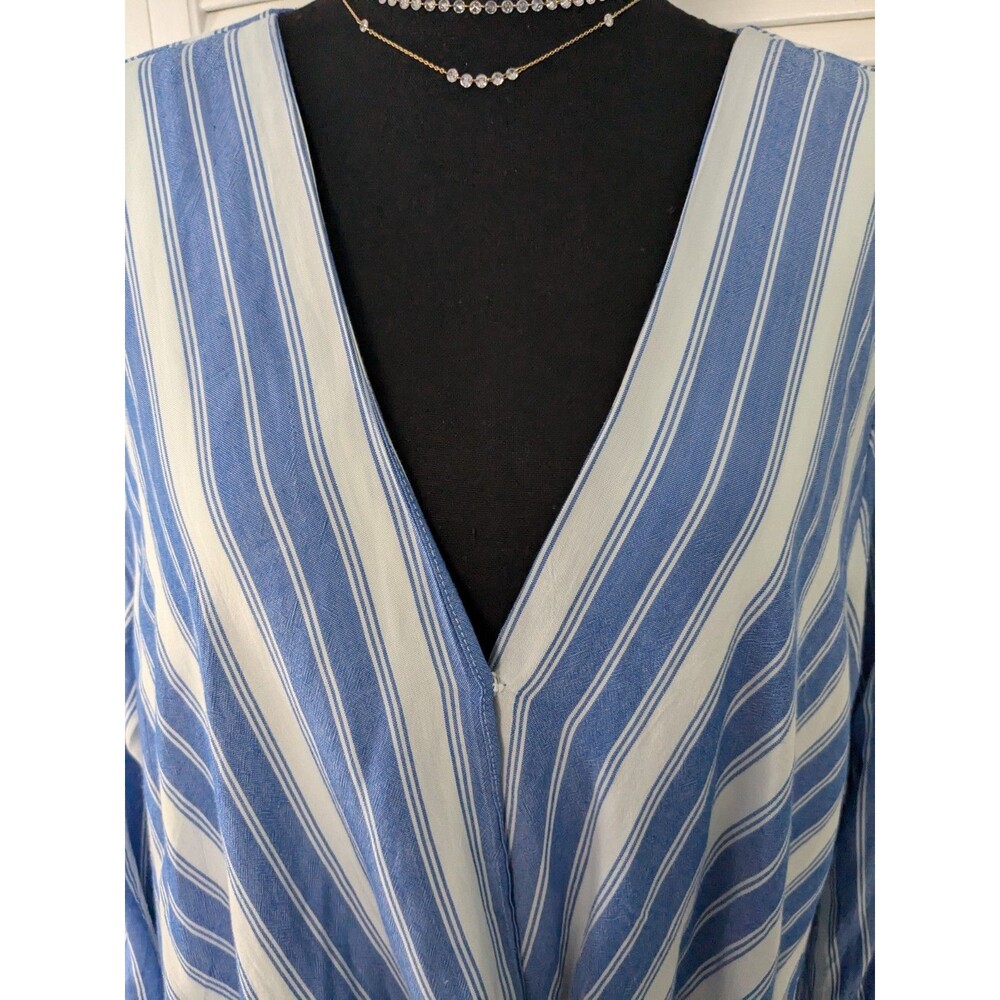 KUT From The Kloth Top Womens 2X Blue White Striped Blouse Cross Over Nautical - Picture 2 of 15